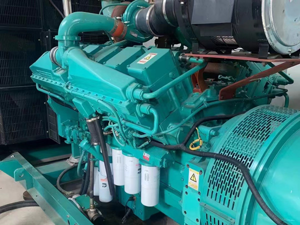 泉州更换100kW柴油发电机组机油时，需要注意哪些事项？